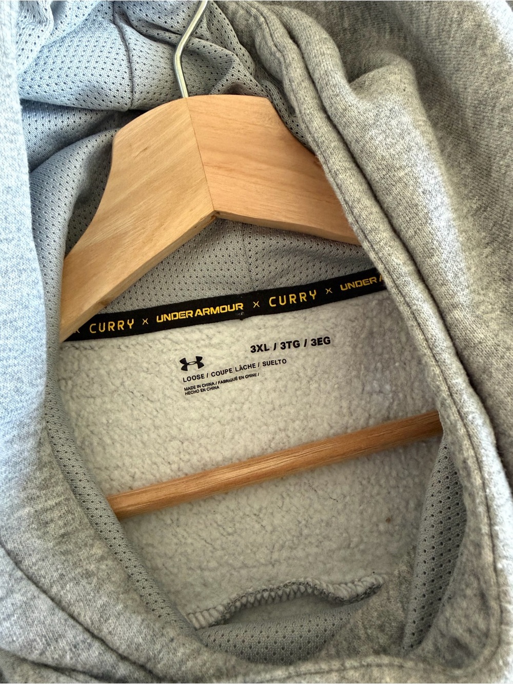 Under Armour & Curry Sleeveless Gray Training Hoodie - Picture 5 of 6